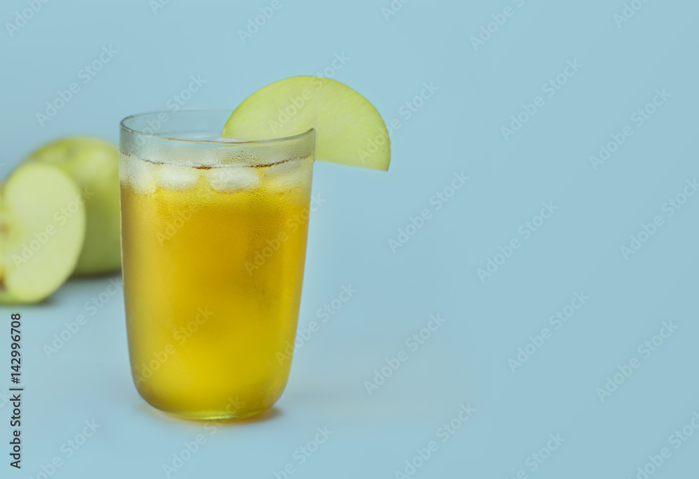 Cold Apple Juice with Apples Cold Apple Juice with Apples