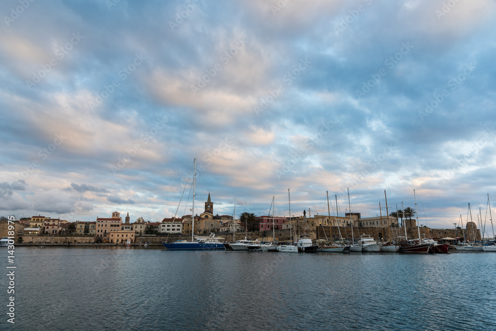 Fototapeta premium dark clouds over Alghero