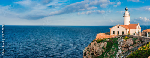 Leuchtturm Küste Mallorca Balearen Insel Mittelmeer photo