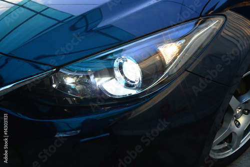 Alight neon car headlight