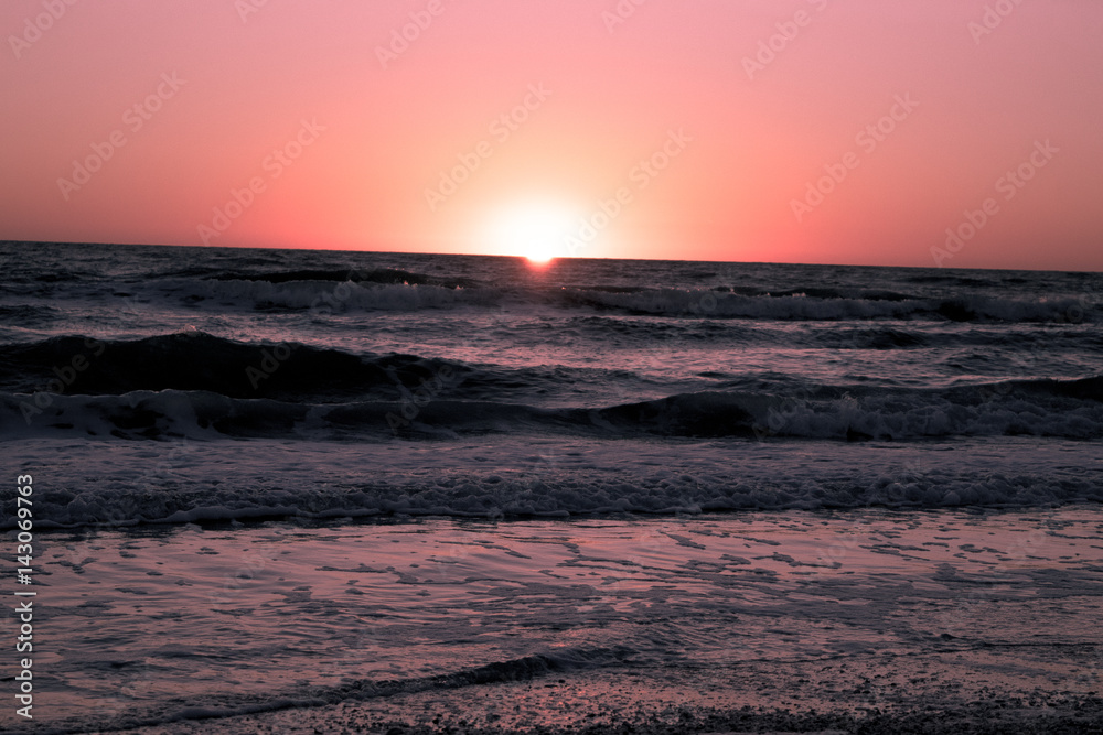 Fototapeta premium Boca Ciega Bay - Sunset Beach - Treasure Island, FL - Sunset on the Beach