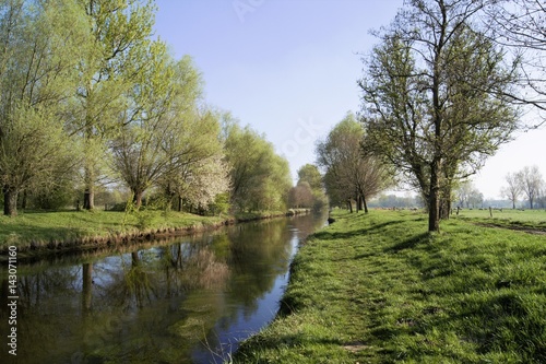 Die Niers bei Grefrath Oedt am Niederrhein im Frühling