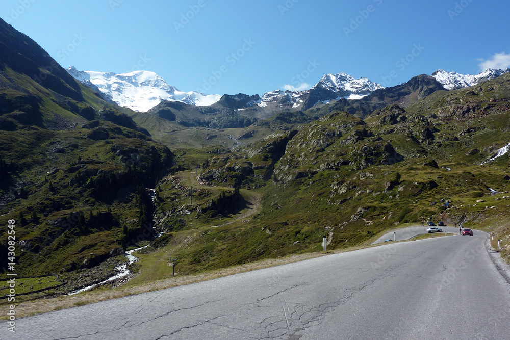 Fototapeta premium Straße ins Kaunertal