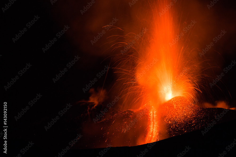 etna eruzione  del  vulcano 
