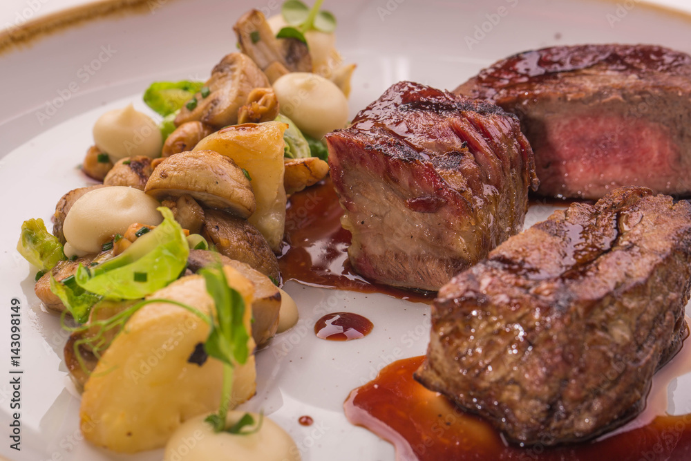 Beef fillet with mushrooms and Madeira sauce 