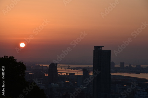 太陽　真っ赤　日の出　神戸　海　港 © rethe