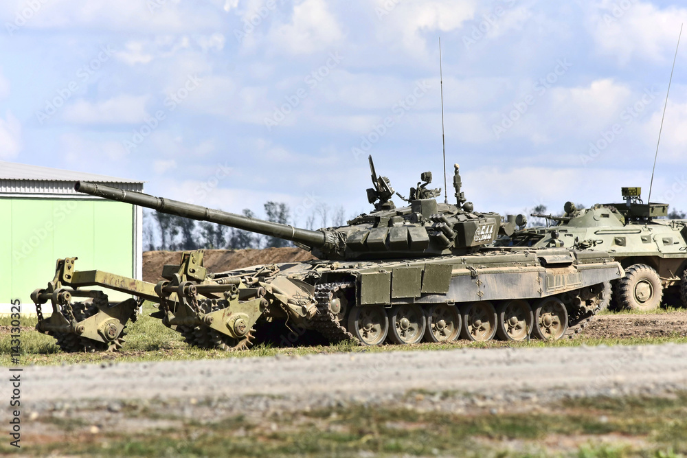 T-90 tank with mine trawl, Kadamovskiy, Russia, September 9, 2016 T-90 tank with mine trawl, Kadamovskiy, Russia, September 9, 2016
