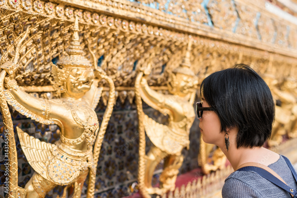 Fototapeta premium woman at Grand Palace