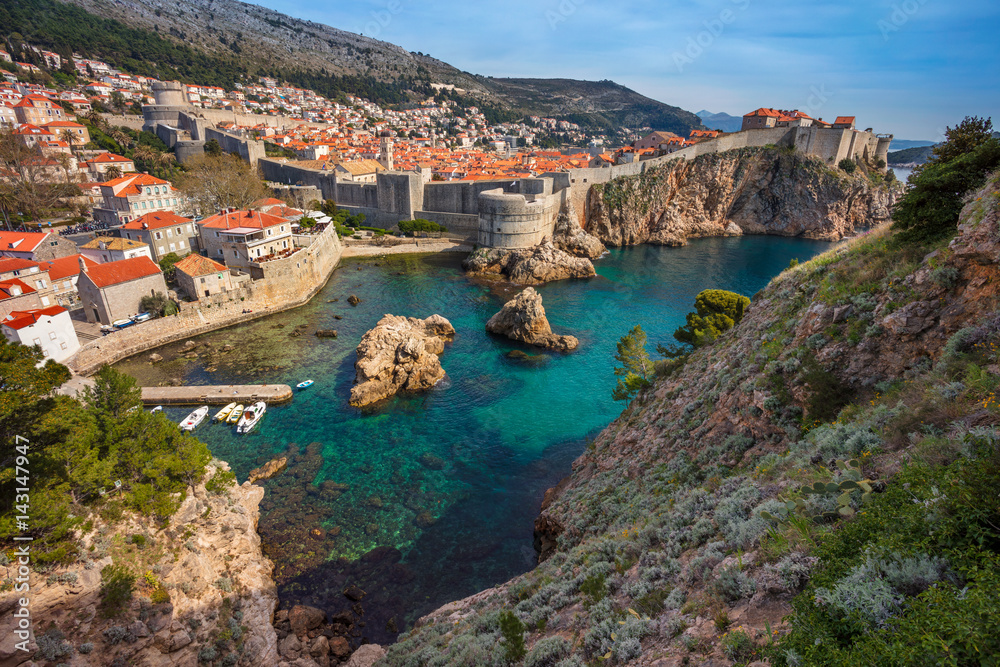 Fototapeta premium Dubrovnik, Croatia. Beautiful romantic old town of Dubrovnik during sunny day.