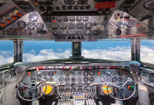 Billede på lærred Airplane cockpit view.