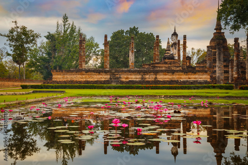 Wat Mahathat Temple in the precinct of Sukhothai Historical Park, a UNESCO world heritage site in Thailand © coward_lion