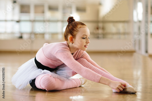 A modern gymnast in a dance class.