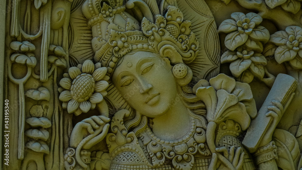 Frauenrelief Tempel Bali