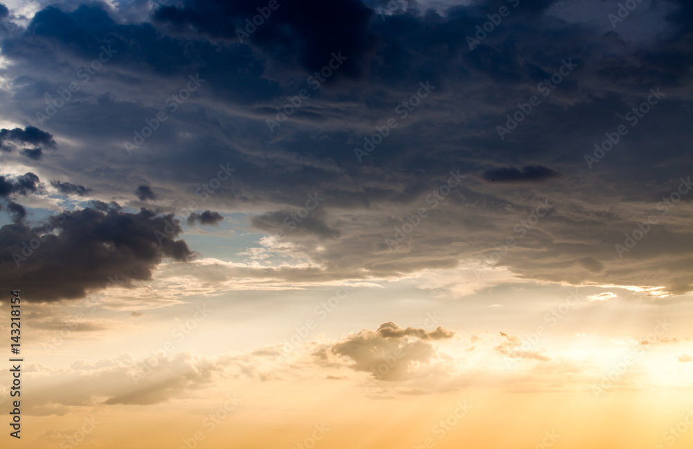 Fototapeta premium colorful dramatic sky with cloud at sunset