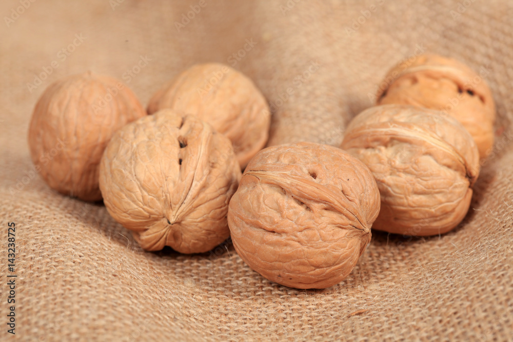 walnut walnut