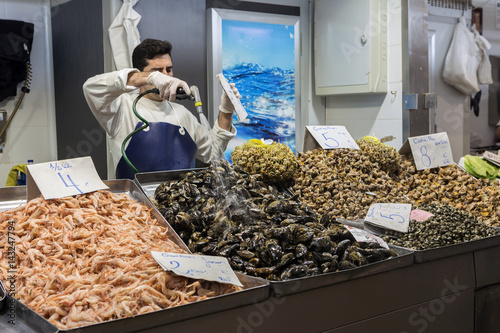 Fototapeta Naklejka Na Ścianę i Meble -  Freshly caught fish at the fish market in Cadiz, Andalucia, Spain