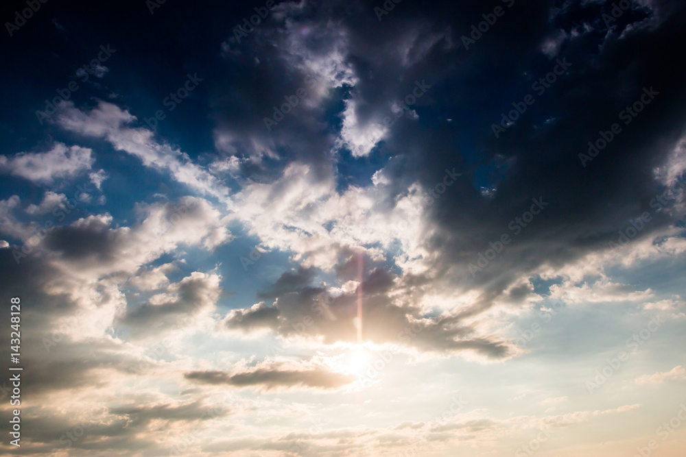Obraz premium colorful dramatic sky with cloud at sunset