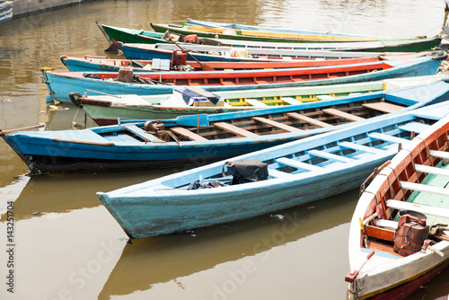 Wallpaper Mural Bateaux barques colorés Torontodigital.ca