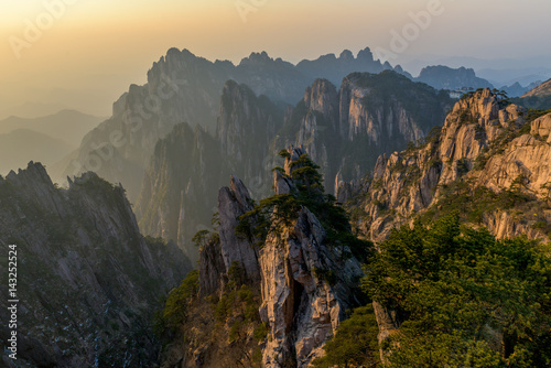 Huangshan Mountain, Anhui Province, China © Songkhla Studio