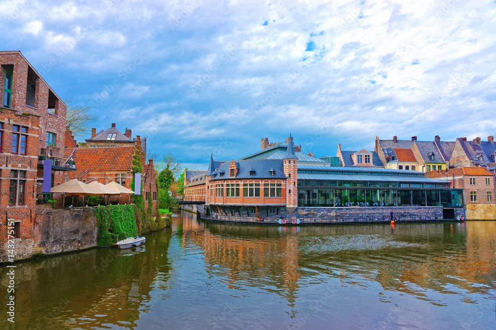 Fototapeta premium Tourist information center at Lys River Canal in Ghent