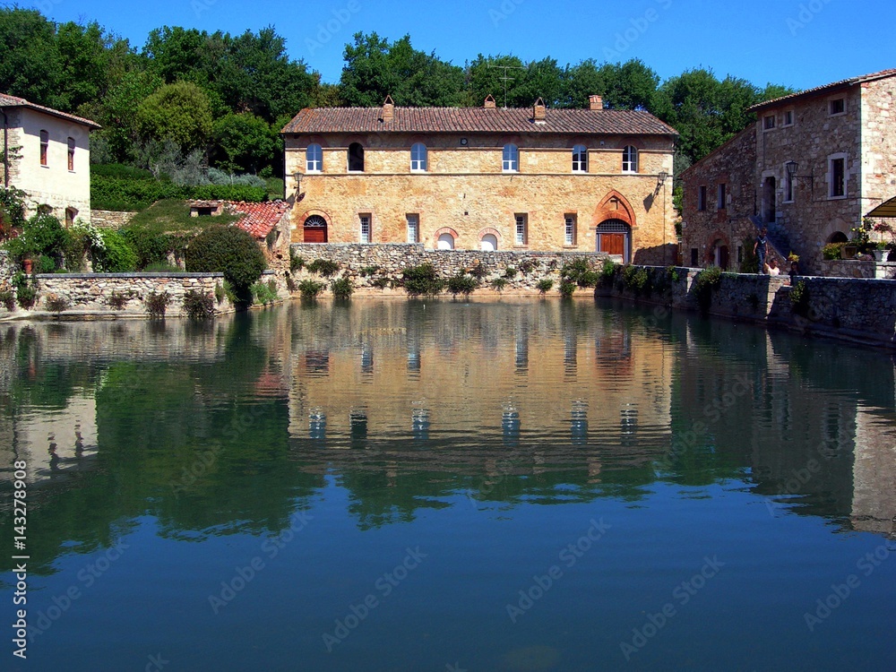 Italia, Toscana: Acqua termale a Bagno Vignoni.