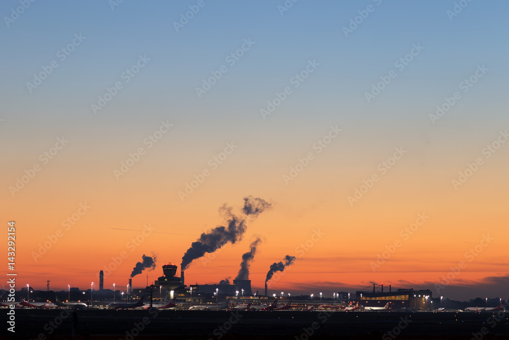 Wunschmotiv: Flughafen Berlin Tegel #143292154
