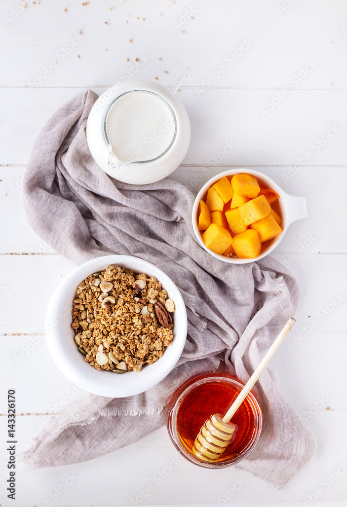 Granola oats and grains breakfast