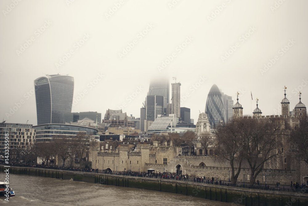 Fototapeta premium Fog in London view from the Thames River 