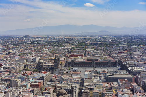 Aerial view of Mexico cityscape © Kit Leong