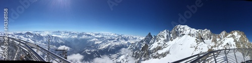 Fototapeta Naklejka Na Ścianę i Meble -  monte bianco panorama