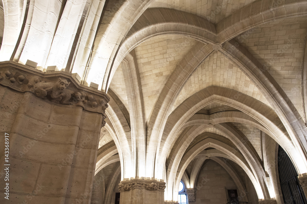 voute de pierres de la conciergerie