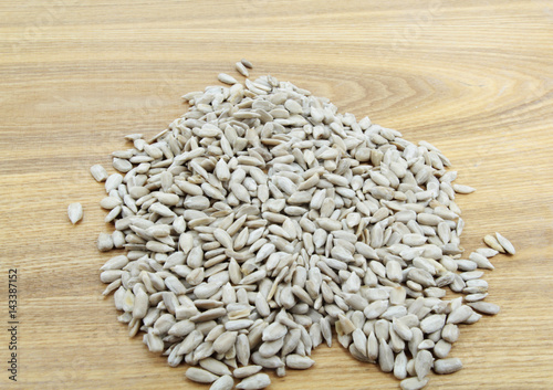 Peeled sunflower seeds