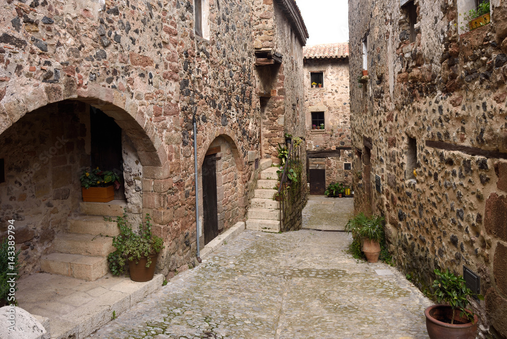 Streets in the medieval village of Santa Pau, Garrotxa, Girona province, Catalonia, Spain