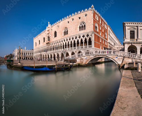 Doge's Palace and Bridge of Sighes in Venice, Italy © anshar73