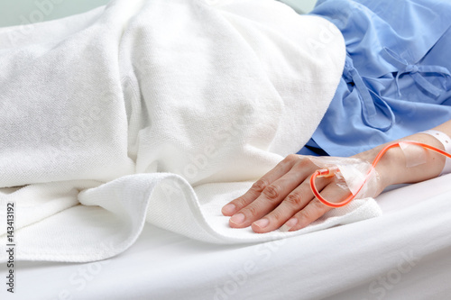 Obraz na płótnie Process of Chemotherapy for breast cancer patient in hospital w salonie