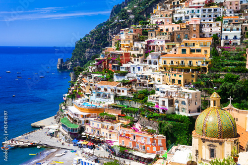 Fototapeta Naklejka Na Ścianę i Meble -  Beautiful colorful Positano town - scenic Amalfi coast of Italy