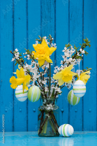 Fototapeta Naklejka Na Ścianę i Meble -  Osterblumenstrauß