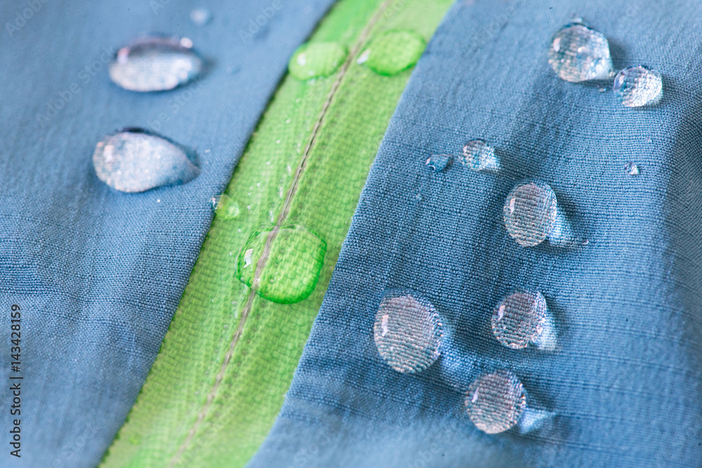 Waterproof textile with zipper repels water