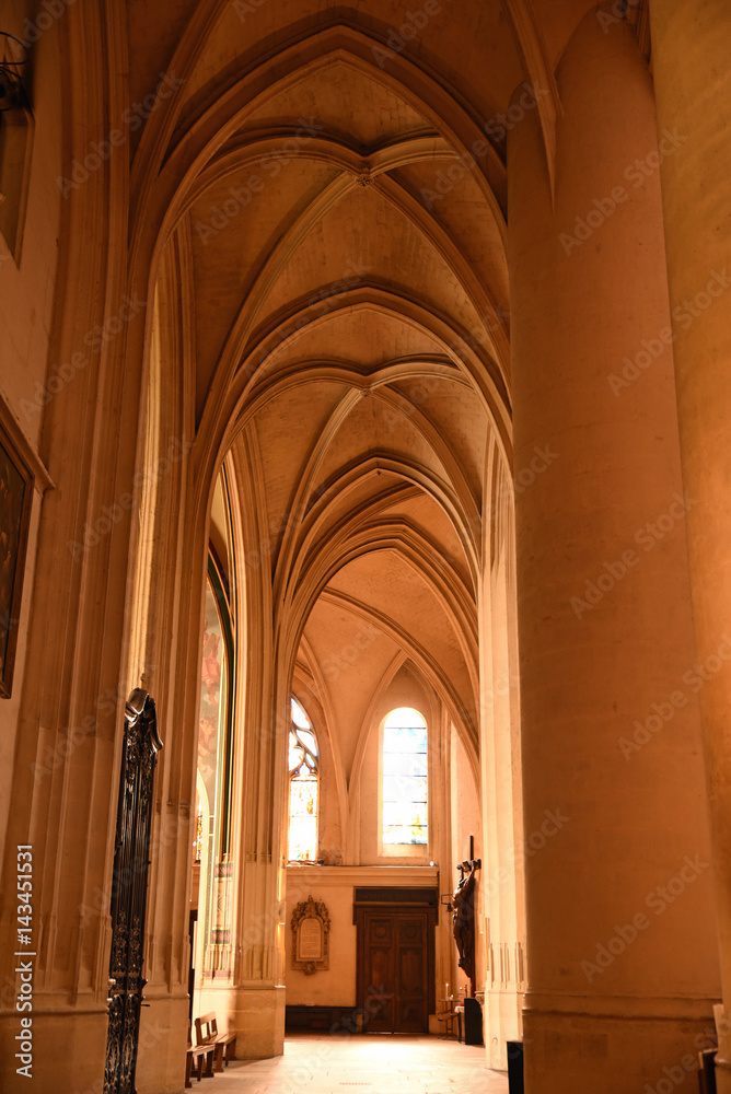 Voûtes gothiques de l'église Saint-Gervais à Paris, France