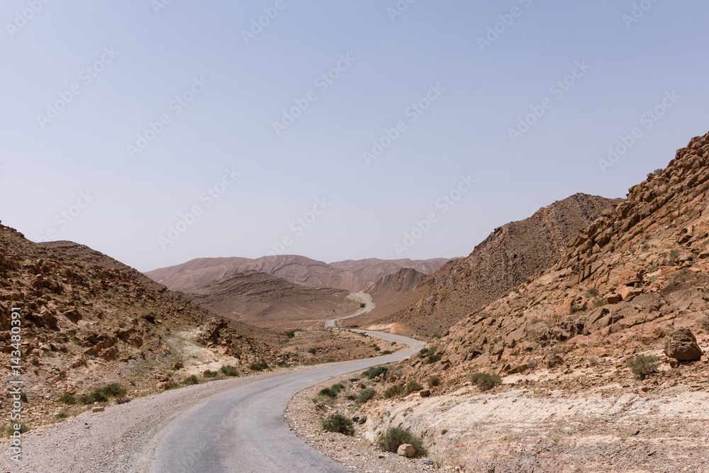 Route de montagne au Maroc