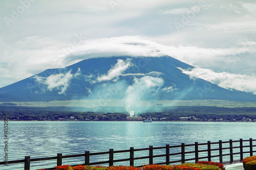 Mountain fuji and Lake ,the most famous place in Japan to traveling. 