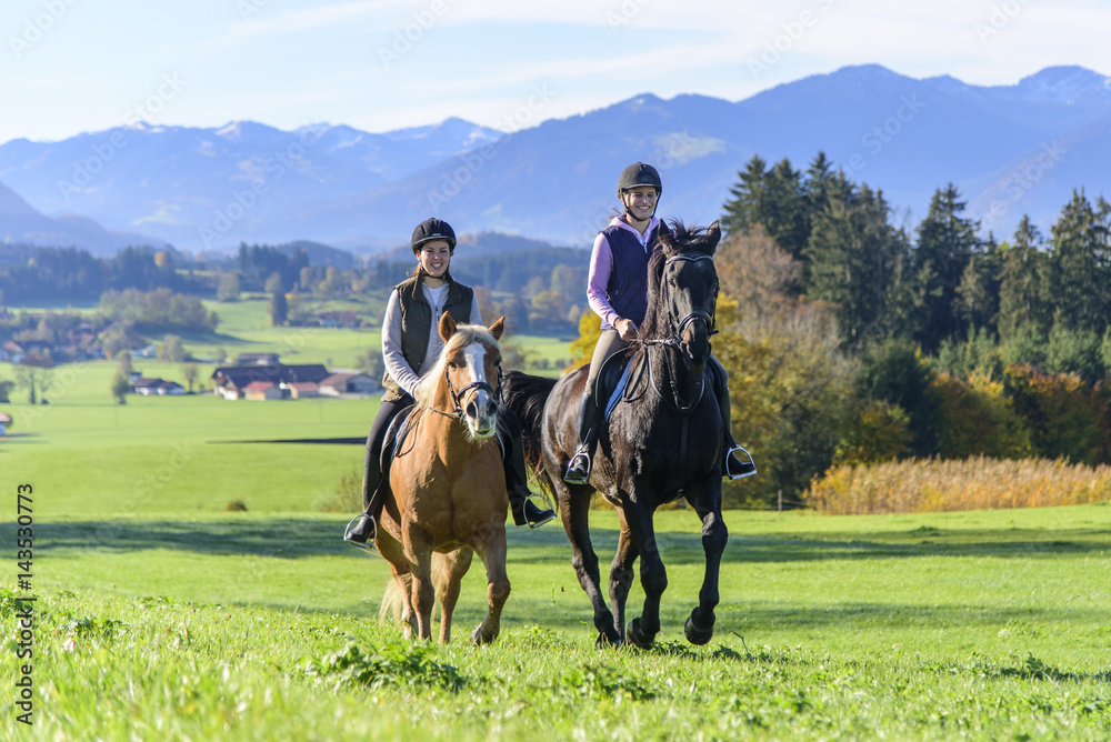 gemeinsamer Ausritt im herbstlichen Allgäu