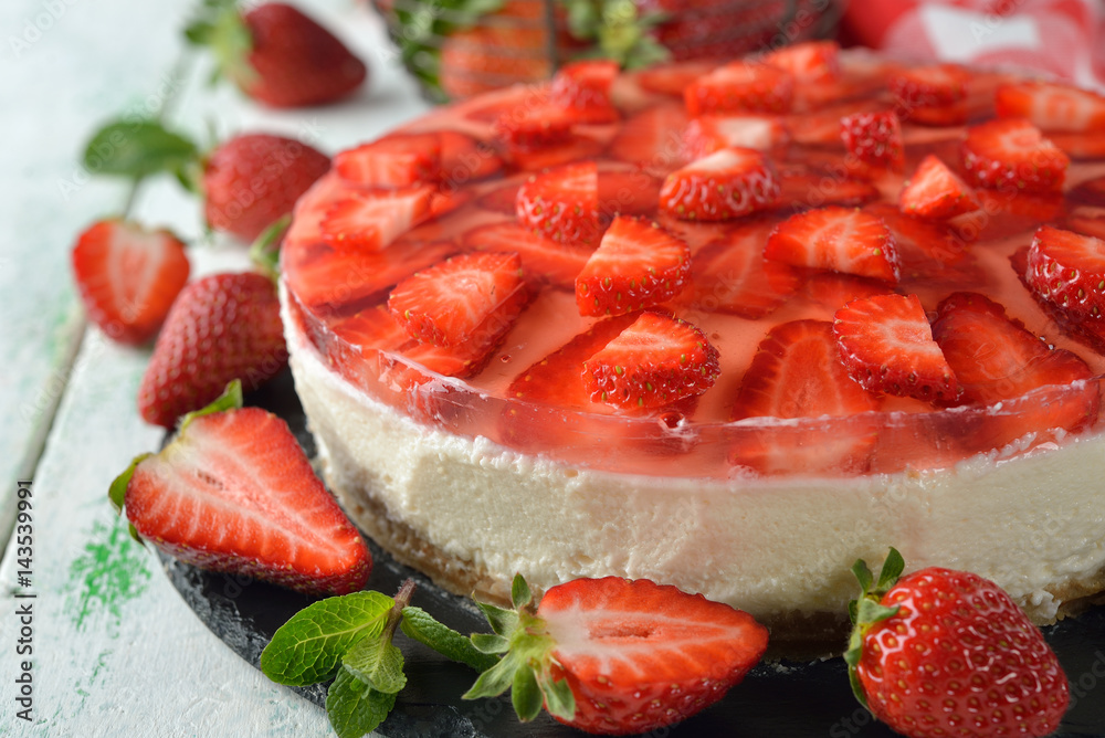 Strawberry cheesecake with jelly