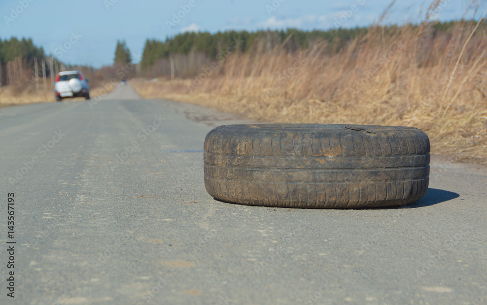 thrown on the road wheel, the pollution. thrown on the road wheel, the pollution.