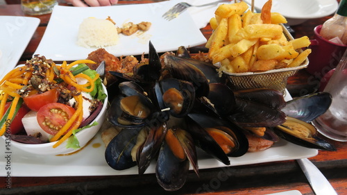 Miesmuscheln und Pommes - Essen in Südafrika