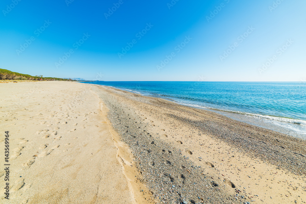 white sand in Perdepera beach