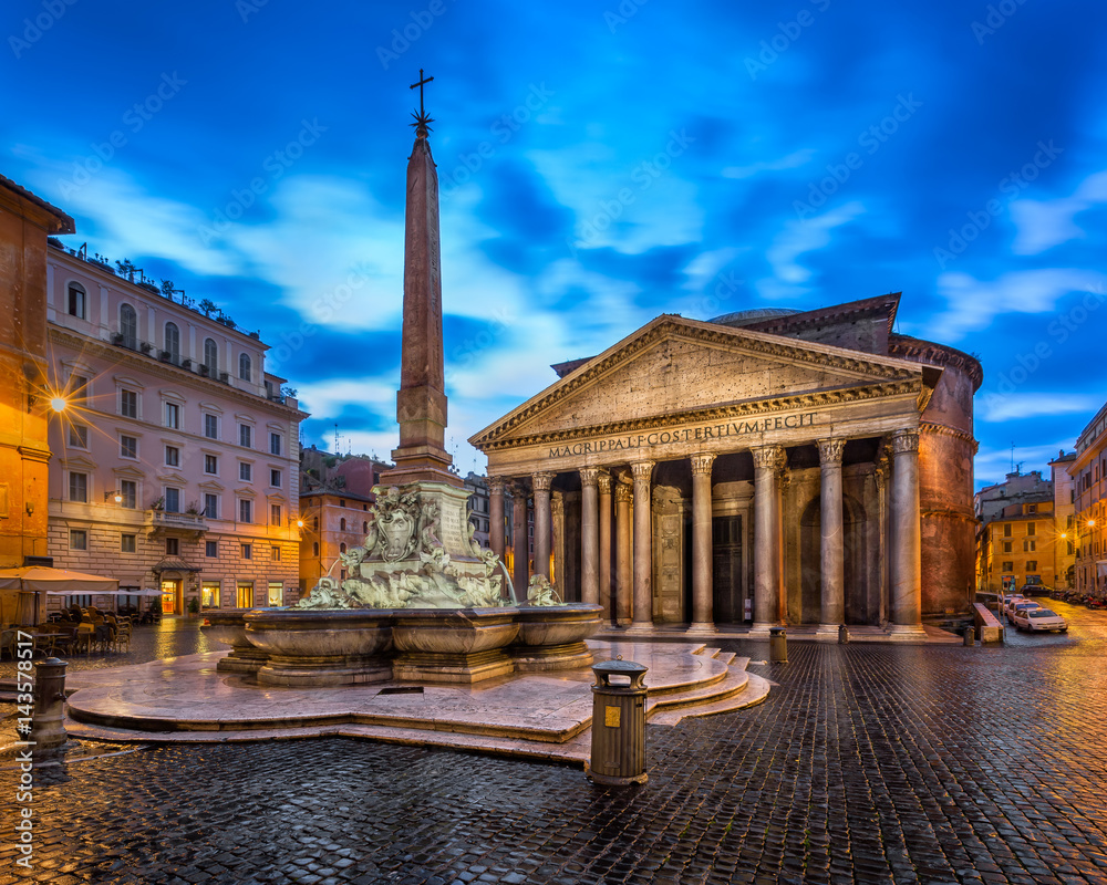 Obraz premium Piazza della Rotonda and Pantheon in the Morning, Rome, Italy
