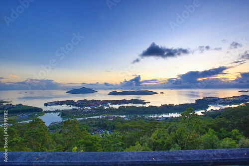 Seychellen Seychelles Sonnenaufgang sunrise Victoria Eden Island Indischer Ozean