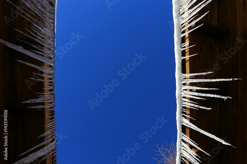 The symmetry of icecles