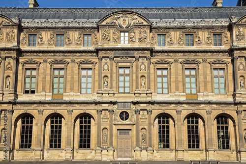 Fa  ade cour Carr  e du Louvre    Paris  France